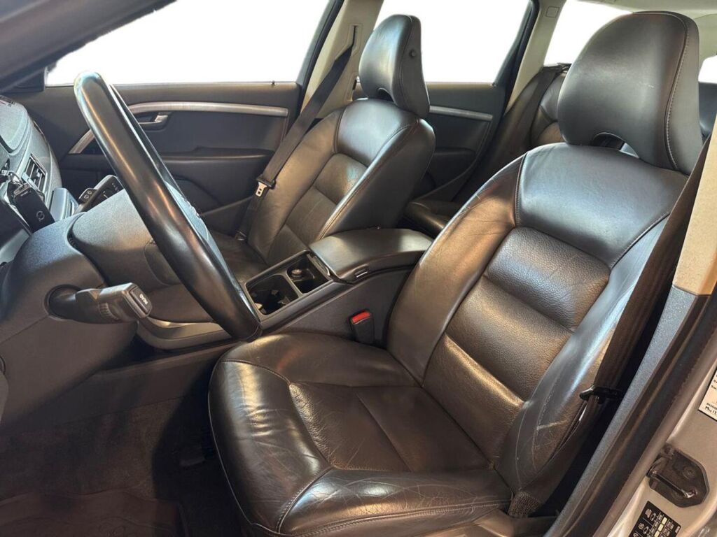 Volvo V70 2008 Harmaa
