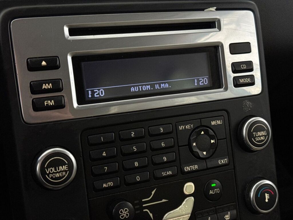 Volvo V70 2008 Musta