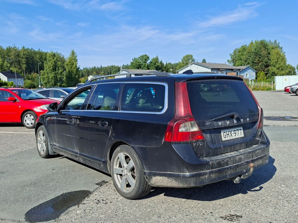 Volvo V70 2008 Musta