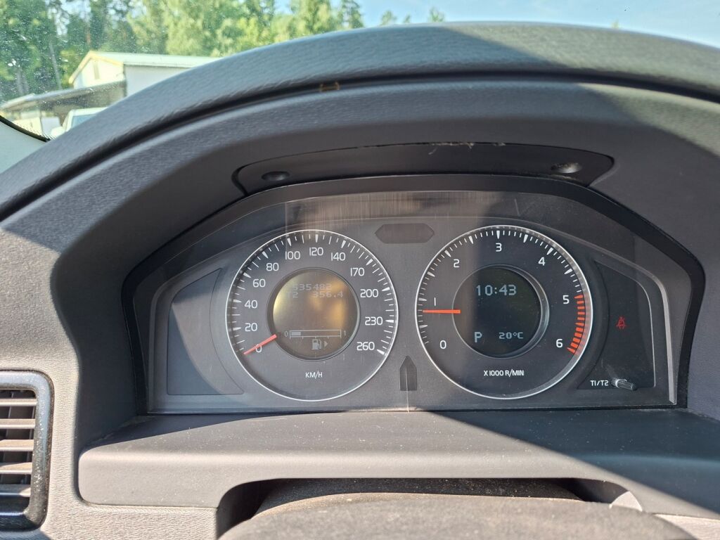 Volvo V70 2008 Musta