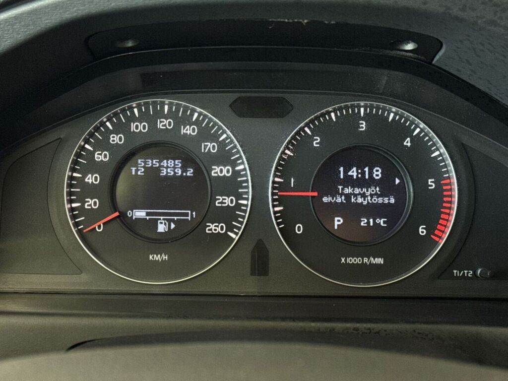 Volvo V70 2008 Musta