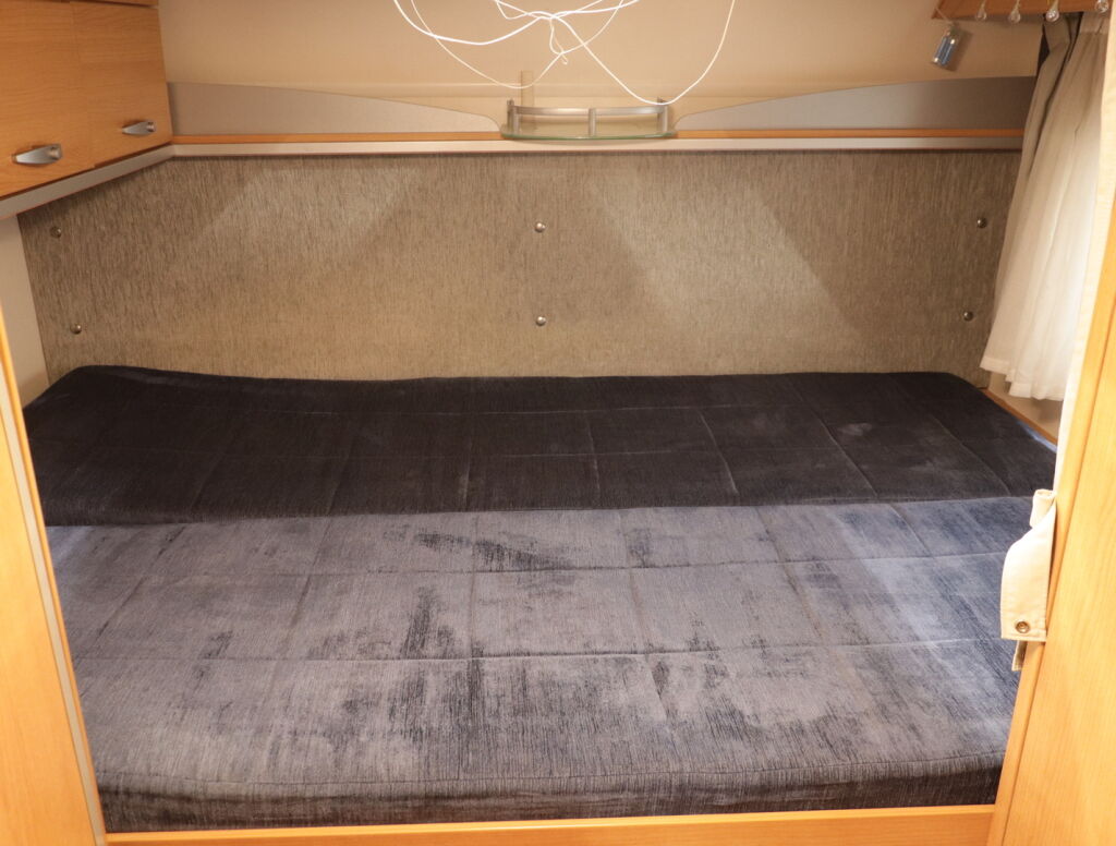 Knaus SPORT 2008 Harmaa