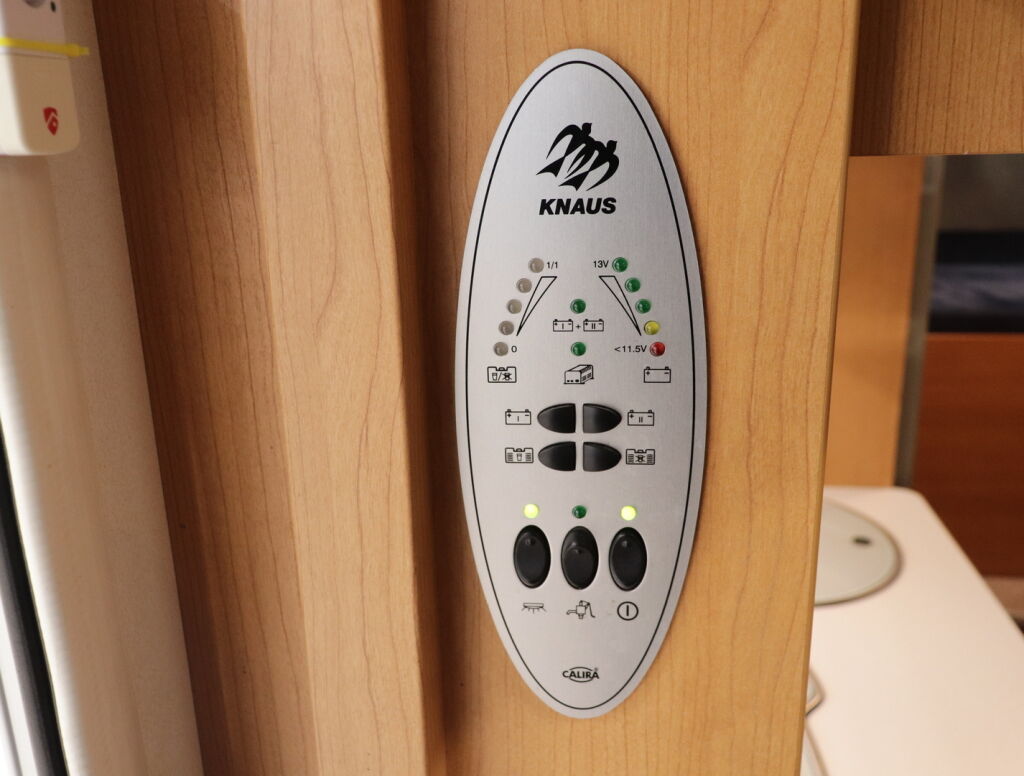 Knaus SPORT 2008 Harmaa