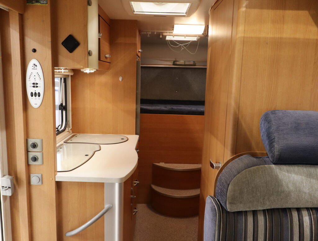 Knaus SPORT 2008 Harmaa