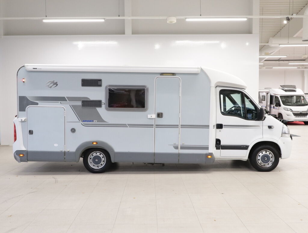 Knaus SPORT 2008 Harmaa