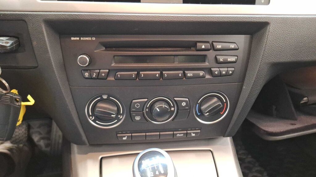 BMW 316 2009 Musta