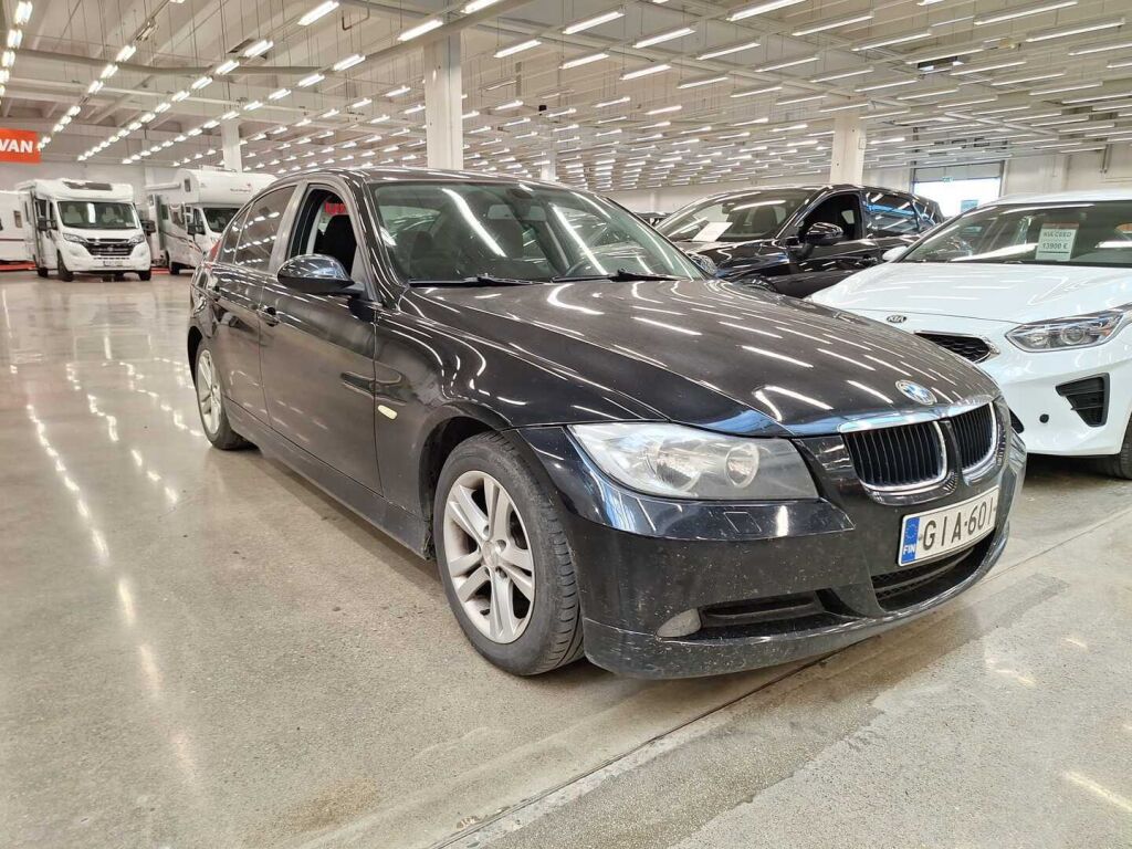 BMW 316 2009 Musta