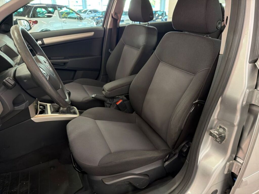 Opel Astra 2008 Hopea
