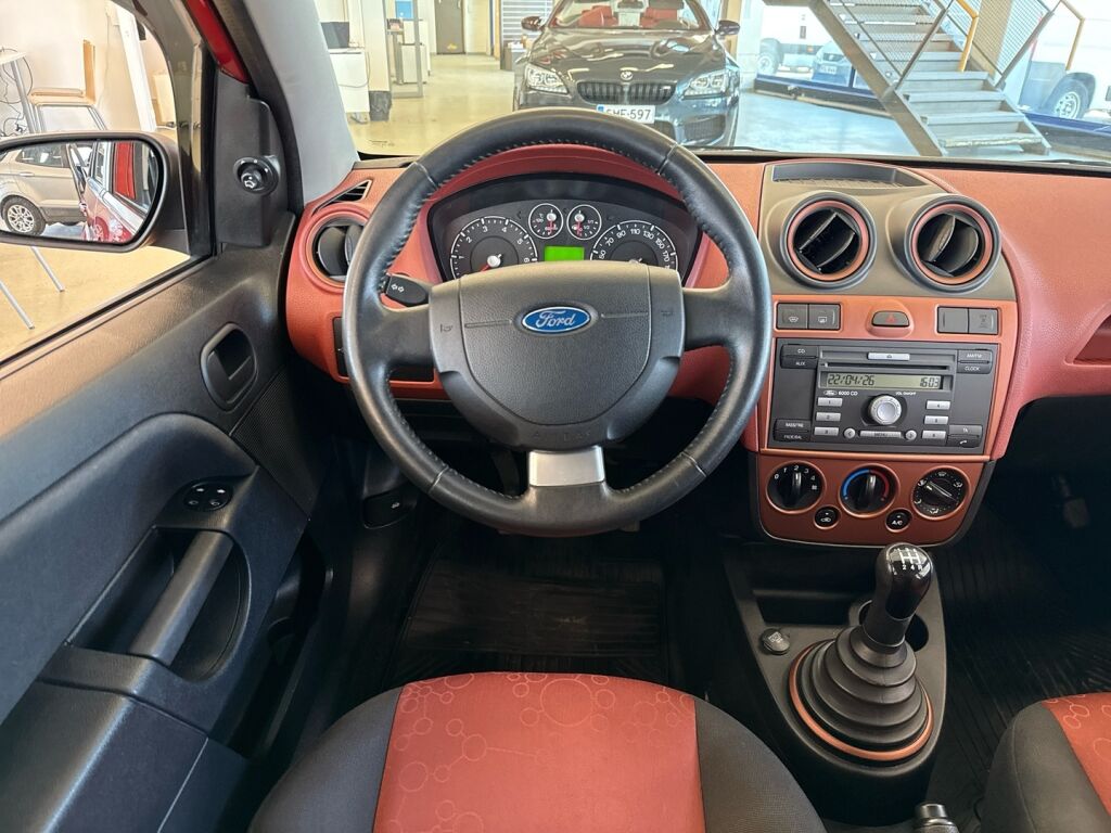 Ford Fiesta 2008 Punainen