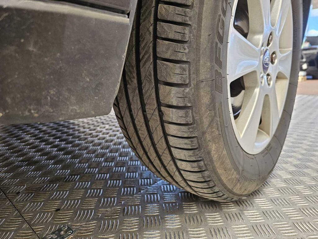 Subaru Forester 2009 Musta