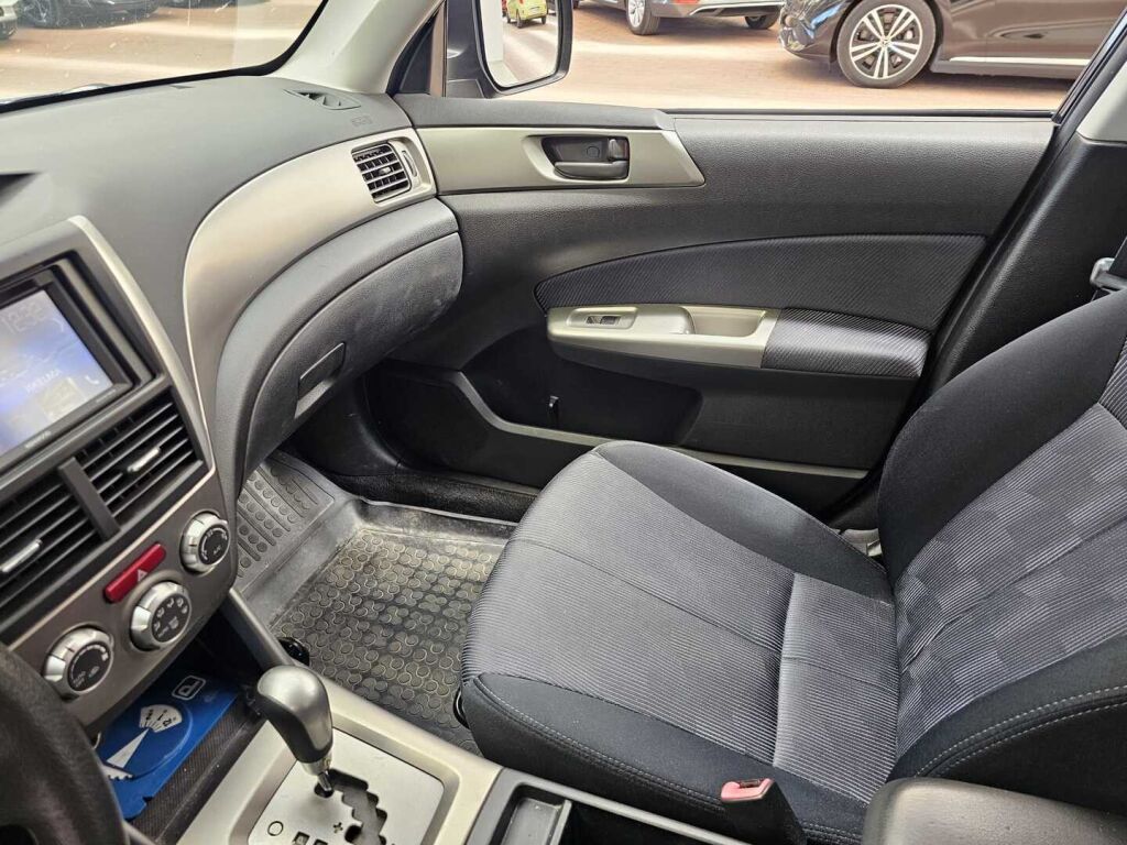 Subaru Forester 2009 Musta