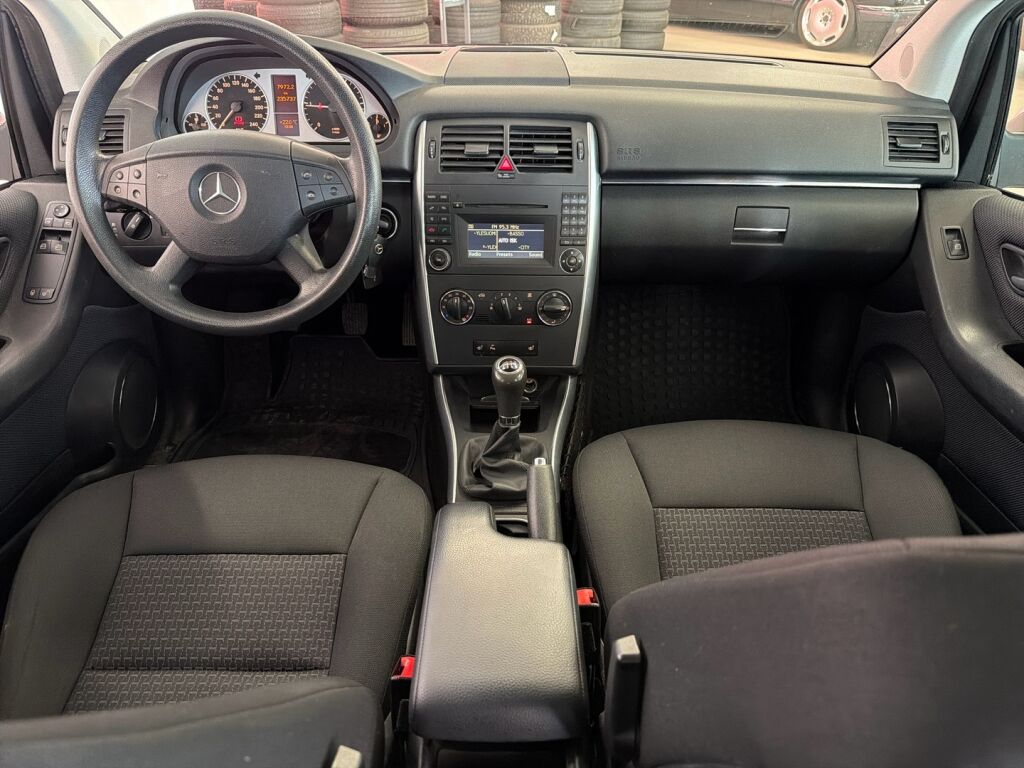 Mercedes-Benz B 2009 Harmaa