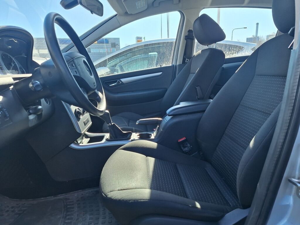 Mercedes-Benz B 2009 Harmaa