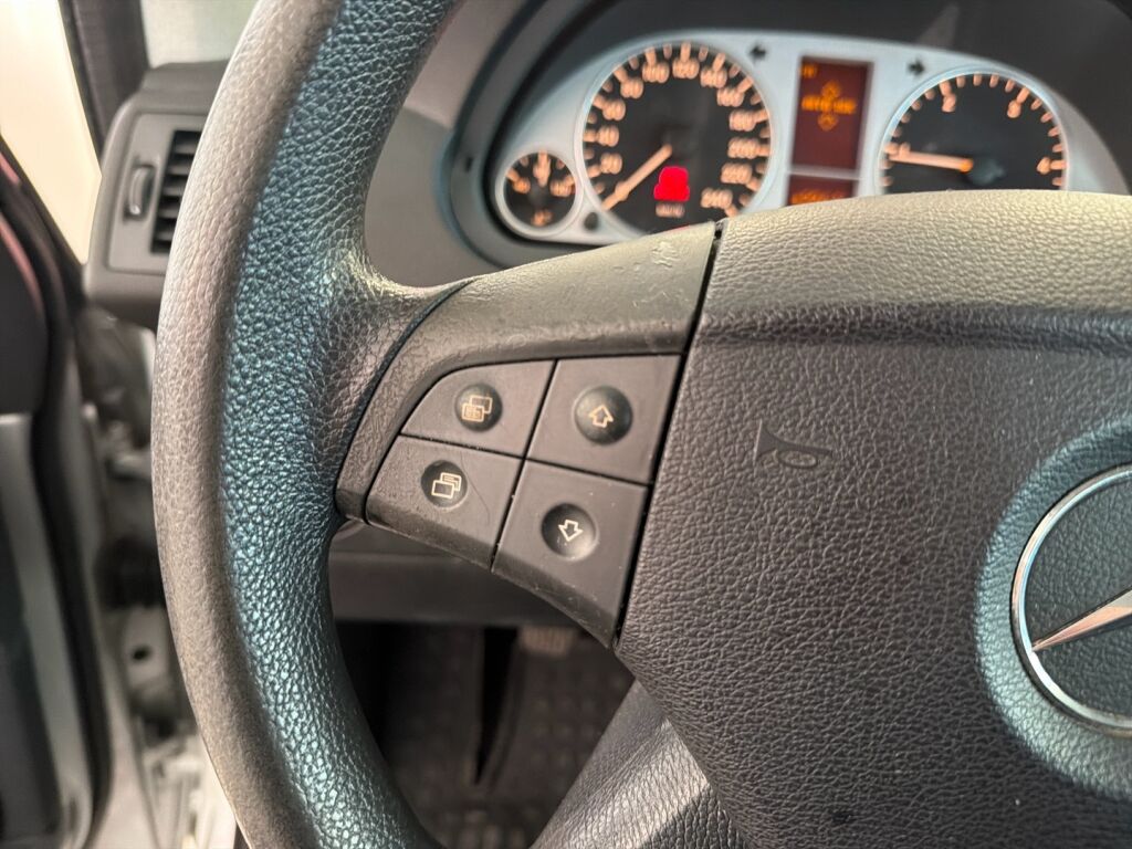 Mercedes-Benz B 2009 Harmaa