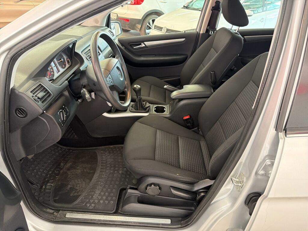 Mercedes-Benz B 2009 Harmaa