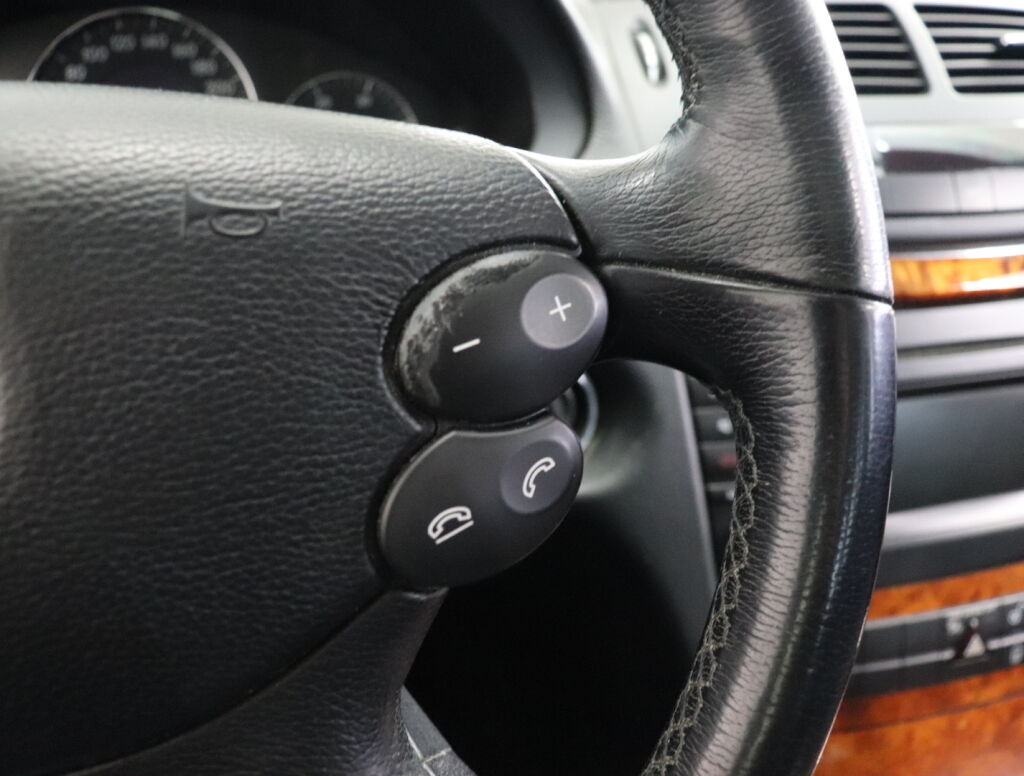 Mercedes-Benz E 2009 Harmaa