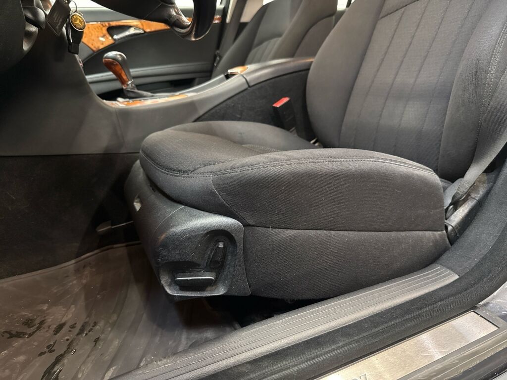 Mercedes-Benz E 2009 Harmaa