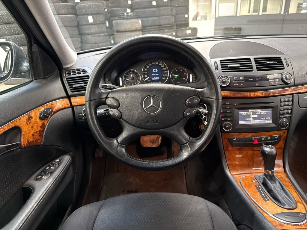 Mercedes-Benz E 2009 Harmaa