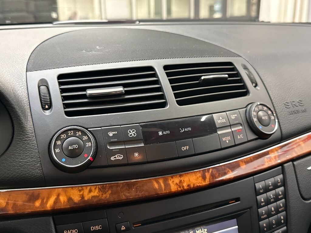 Mercedes-Benz E 2009 Harmaa