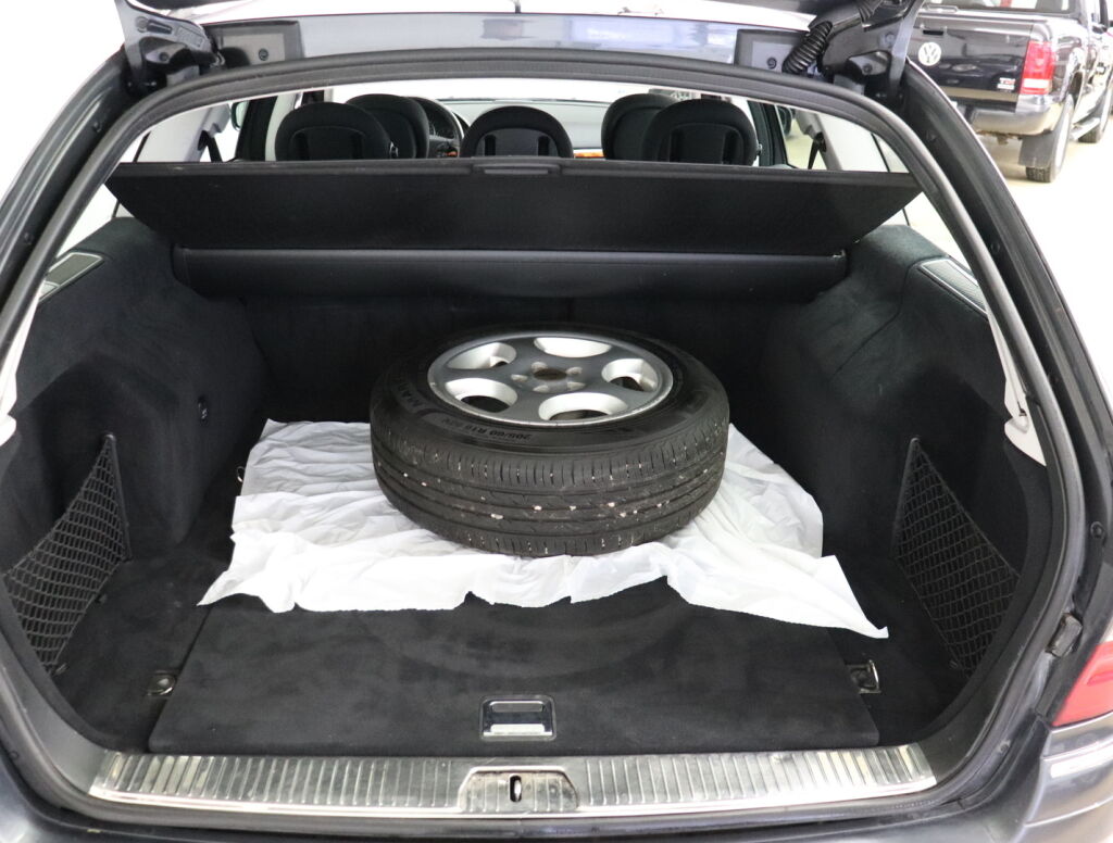 Mercedes-Benz E 2009 Harmaa