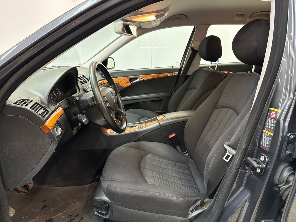 Mercedes-Benz E 2009 Harmaa