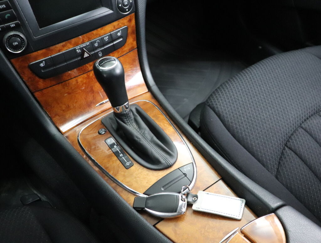 Mercedes-Benz E 2009 Harmaa