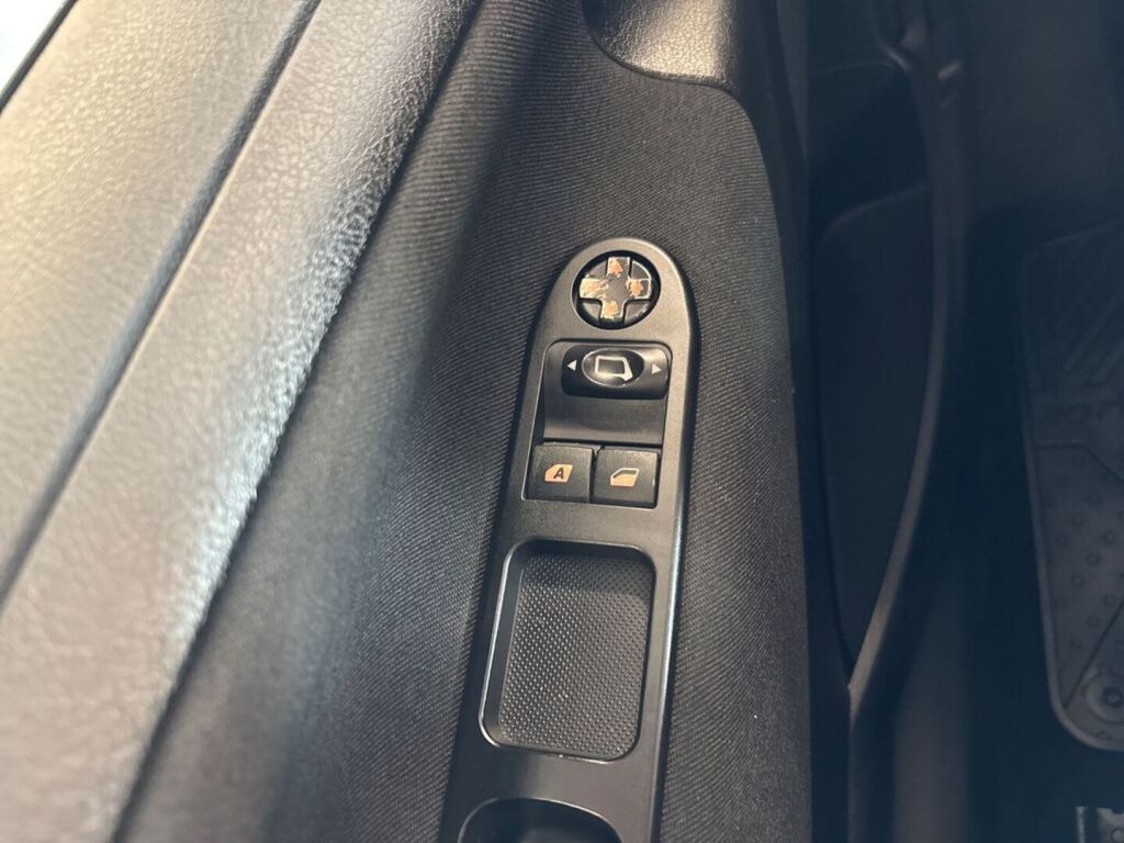 Peugeot 207 2009 Musta
