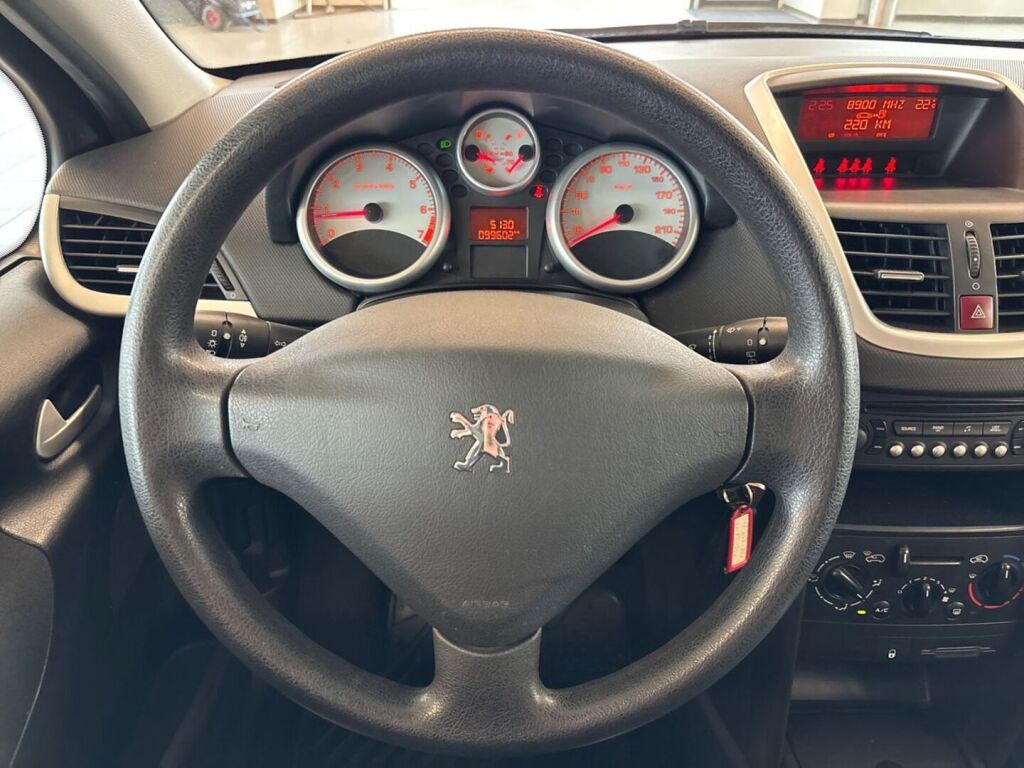 Peugeot 207 2009 Musta