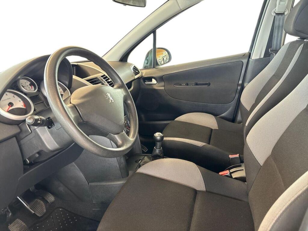 Peugeot 207 2009 Musta