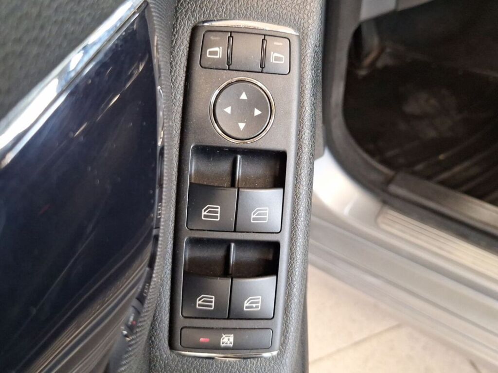 Mercedes-Benz C 2009 Harmaa