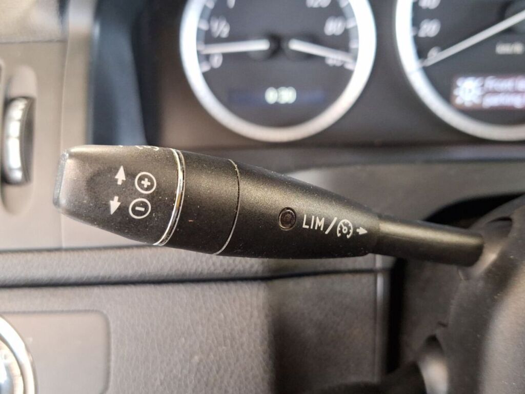 Mercedes-Benz C 2009 Harmaa