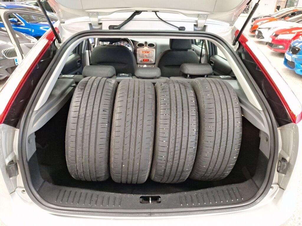 Ford Focus 2009 Harmaa