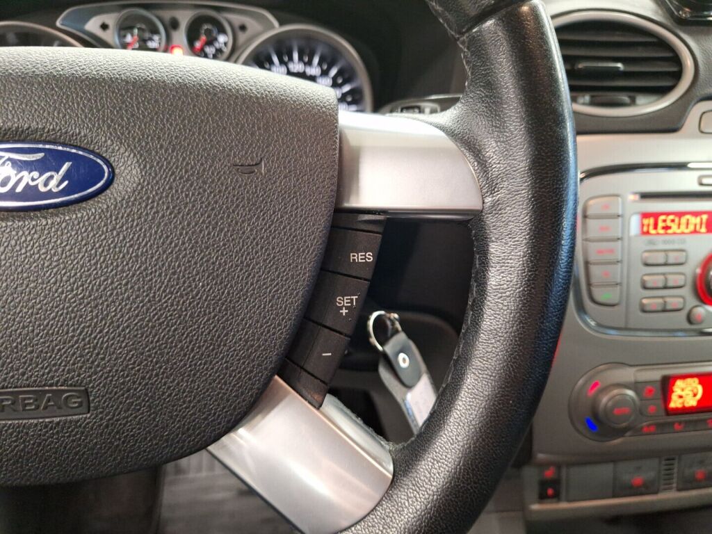 Ford Focus 2009 Harmaa