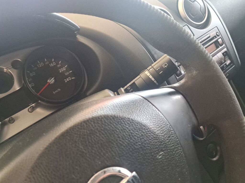 Nissan Qashqai 2009 Punainen
