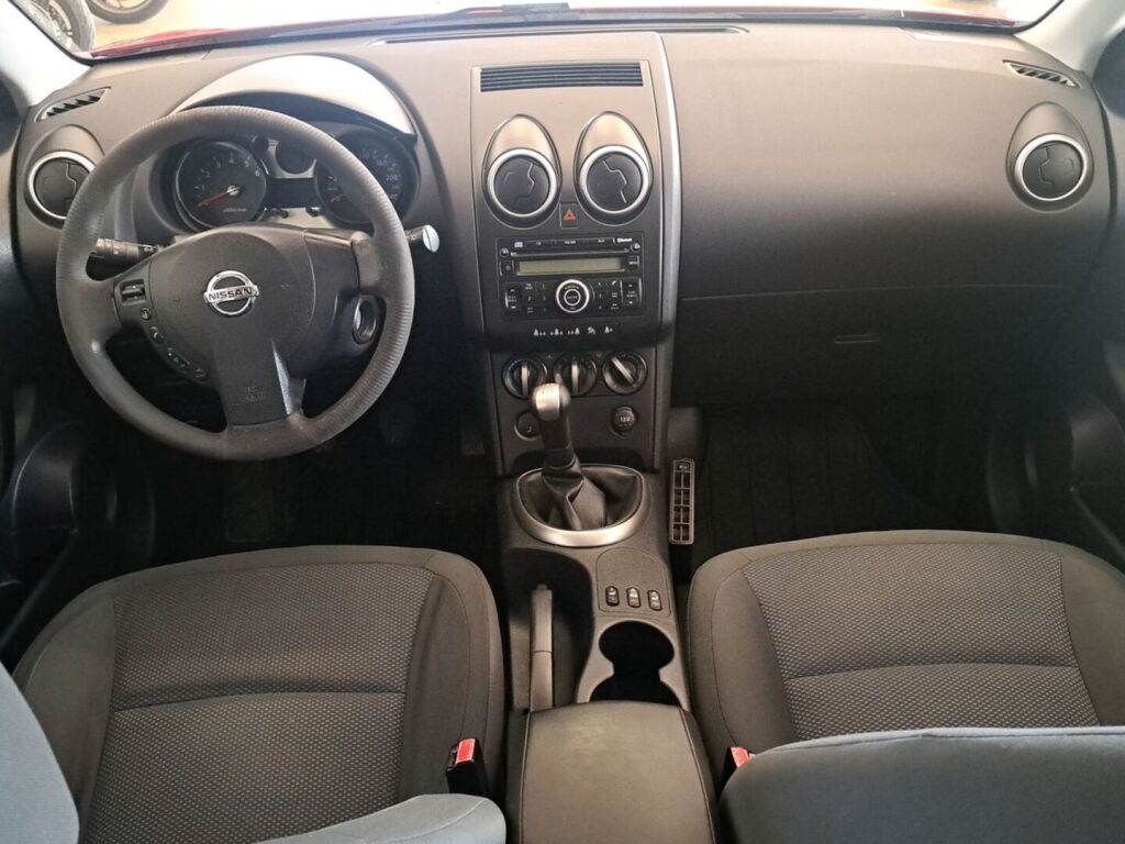 Nissan Qashqai 2009 Punainen