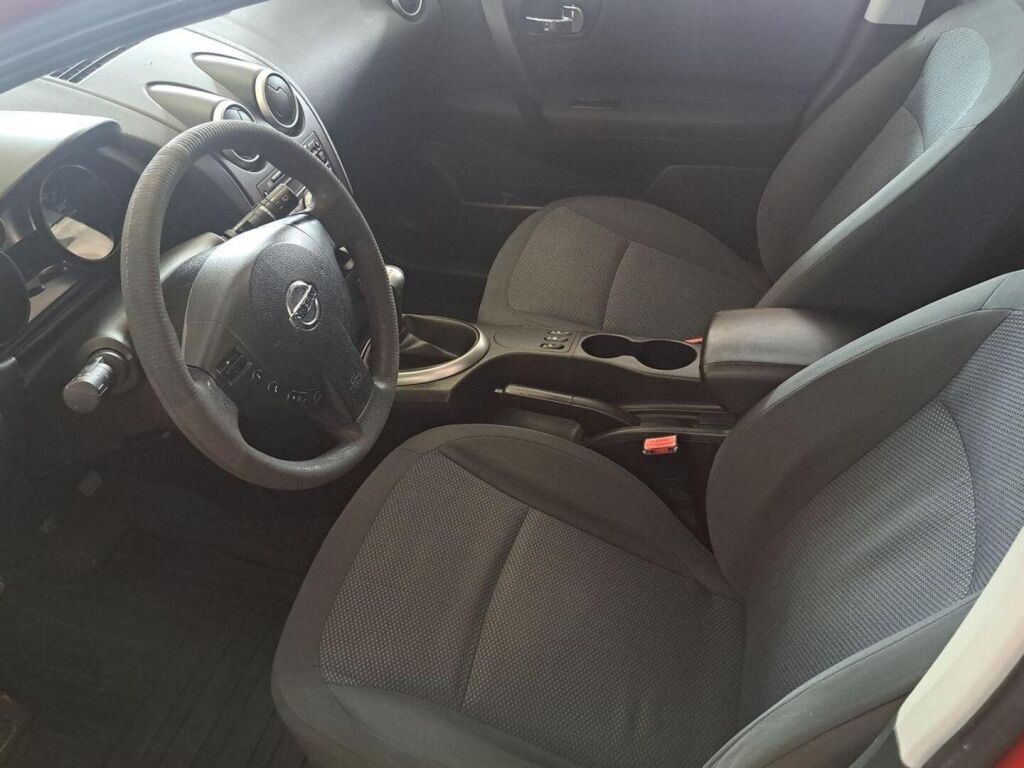 Nissan Qashqai 2009 Punainen