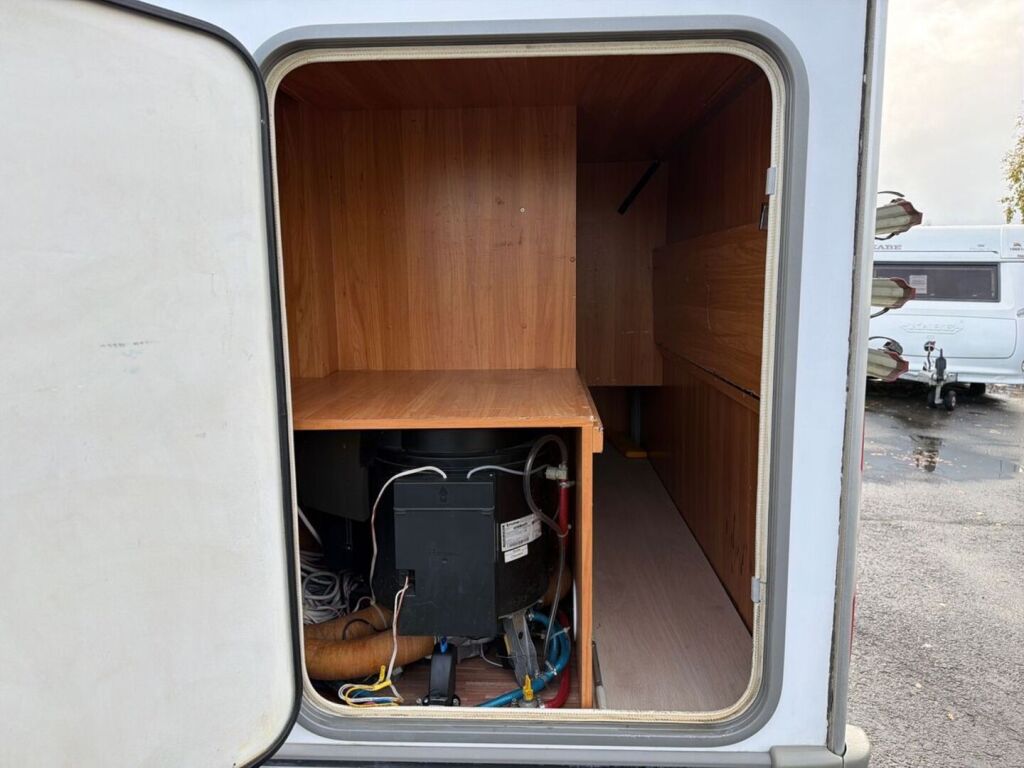 Bürstner Marano T 575 2009 Valkoinen
