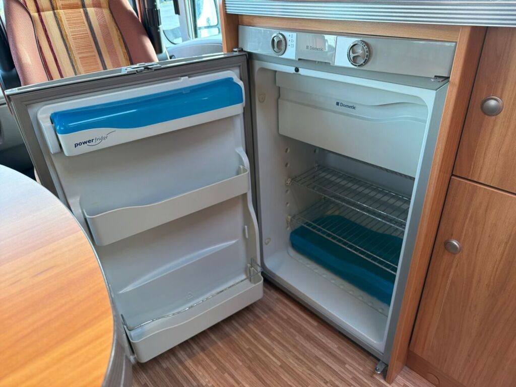 Bürstner Marano T 575 2009 Valkoinen