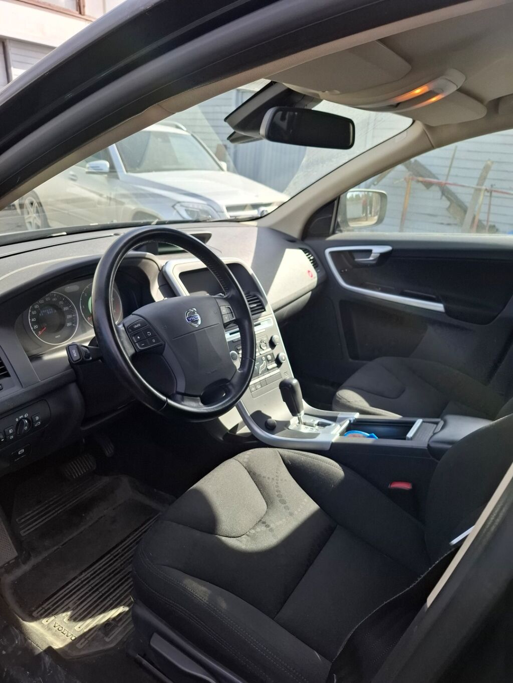 Volvo XC60 2009 Musta