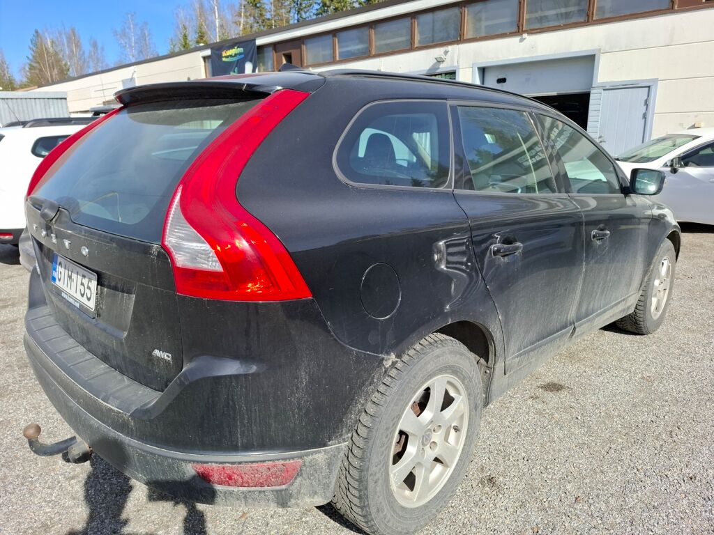 Volvo XC60 2009 Musta