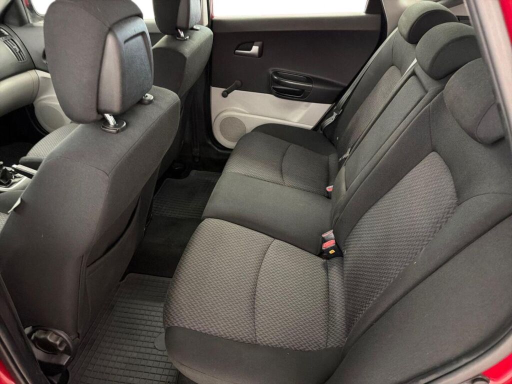 Kia Ceed 2009 Punainen