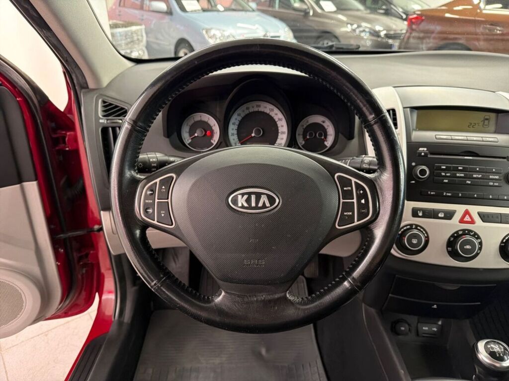 Kia Ceed 2009 Punainen