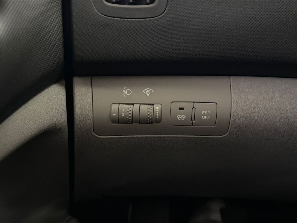 Kia Ceed 2009 Punainen