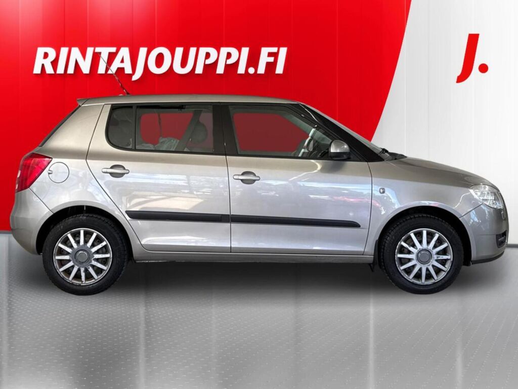 Skoda Fabia 2009 Ruskea (beige)