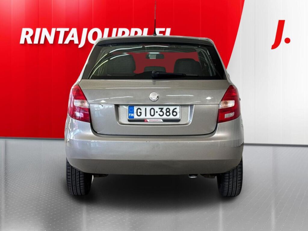 Skoda Fabia 2009 Ruskea (beige)