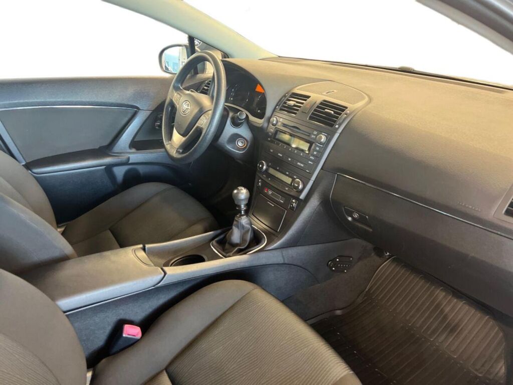 Toyota Avensis 2009 Harmaa