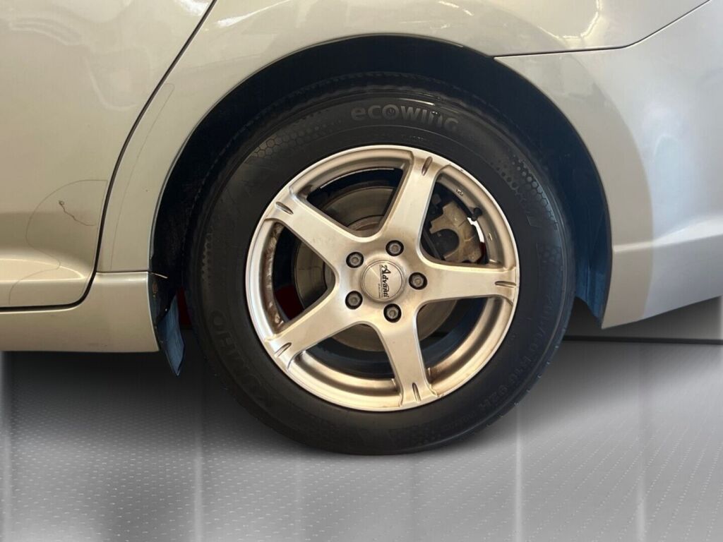 Toyota Avensis 2009 Harmaa