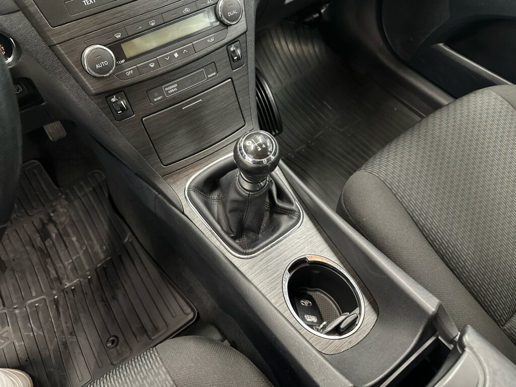 Toyota Avensis 2010 Sininen