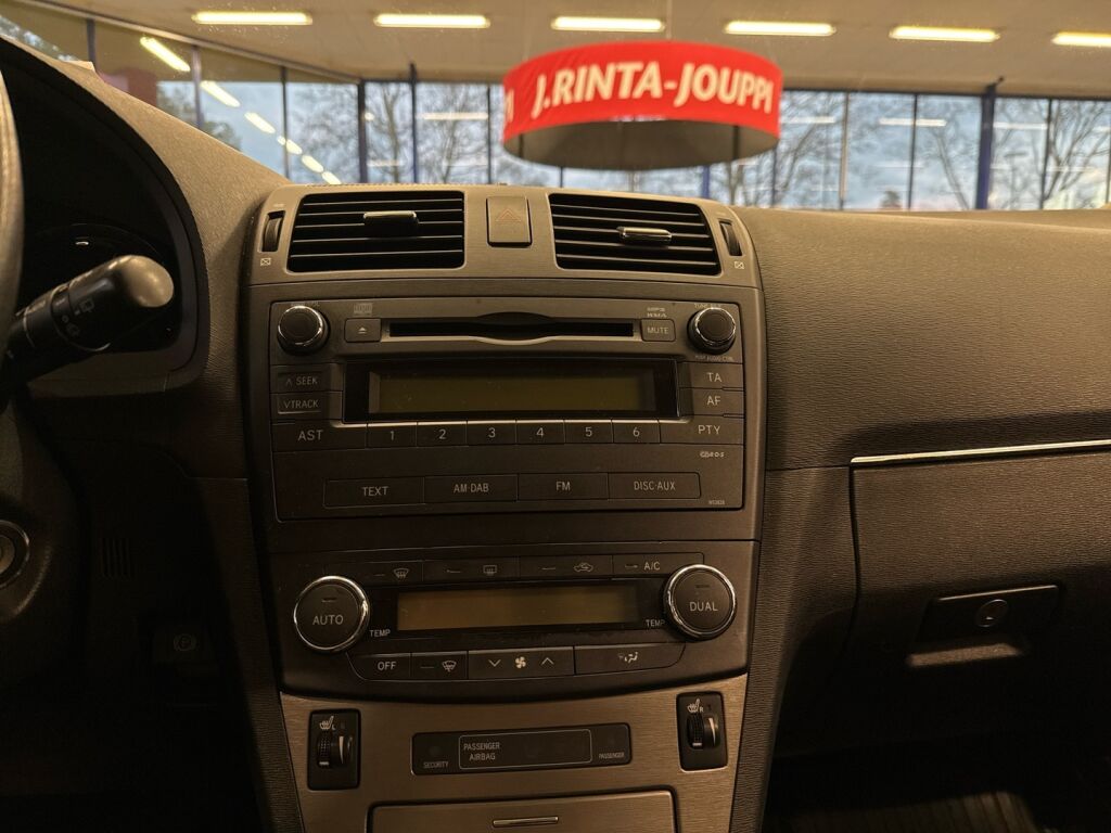 Toyota Avensis 2009 Hopea