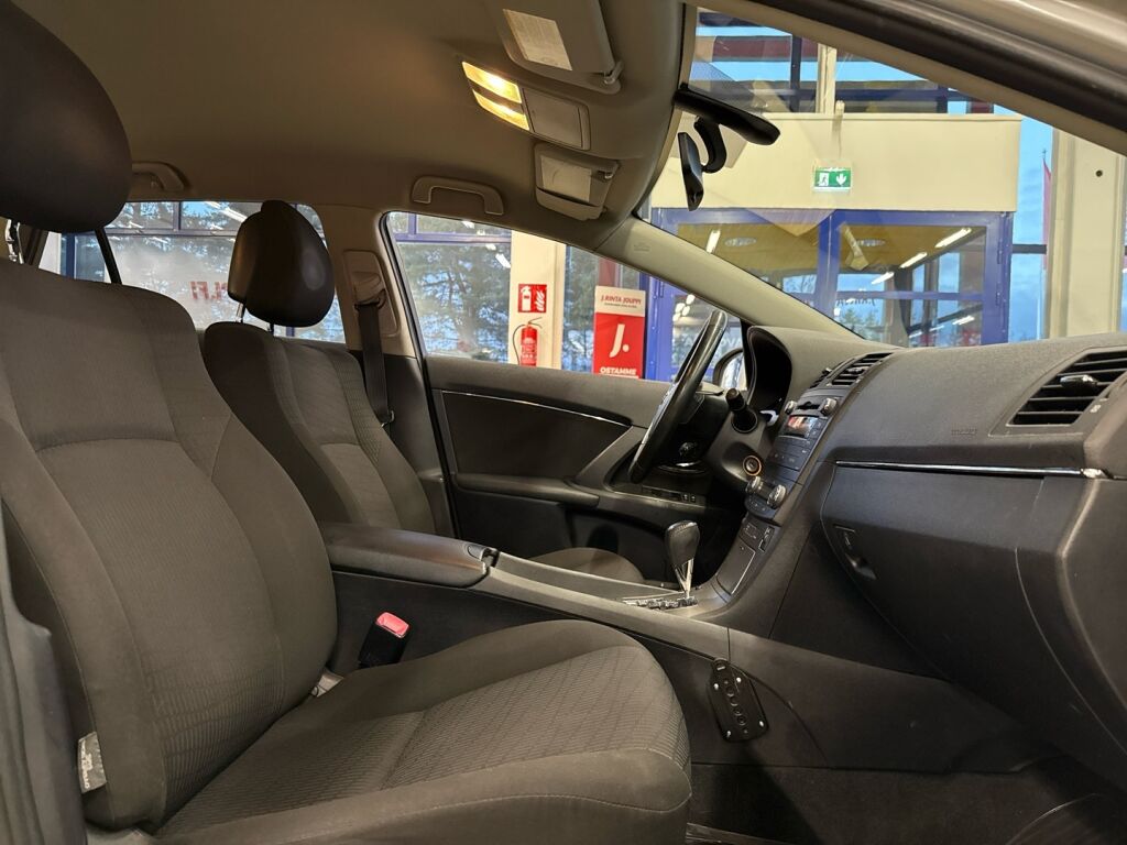 Toyota Avensis 2009 Hopea